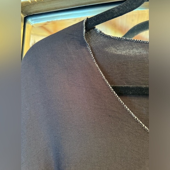 Italian Linen Silver Stitch Top, Made In Italy
$65/ $149 - Picture 7 of 9